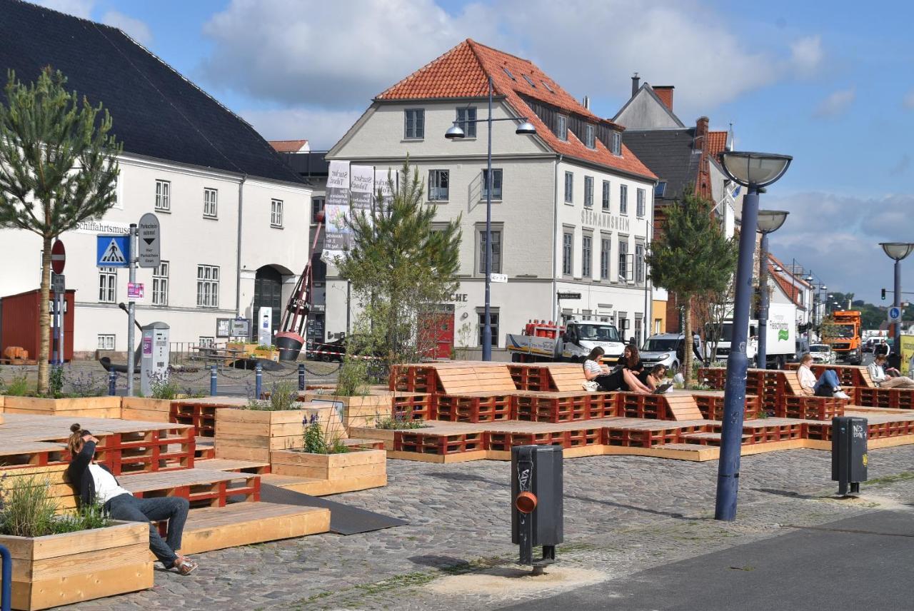 Fewo1846 - Kaete-Lassen-Huus - Uriges Haeuschen Auf 3 Ebenen Mit Dachterrasse Am Hafen Flensburgo Exterior foto